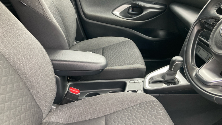 Toyota Yaris Cross 1.5 Hybrid Design 5dr CVT Hybrid Estate